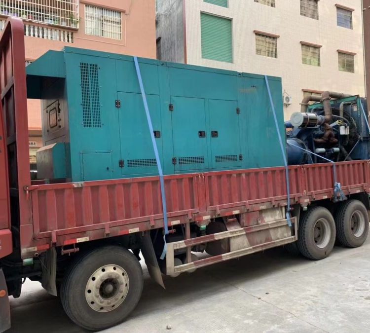 平桂如何在不同负载率下确保 400KW 柴油发电机组的正常运行？